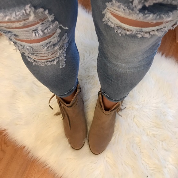 🆕 Lynn Taupe Side Bow Tassel Slouchy Boot - Picture 8 of 8